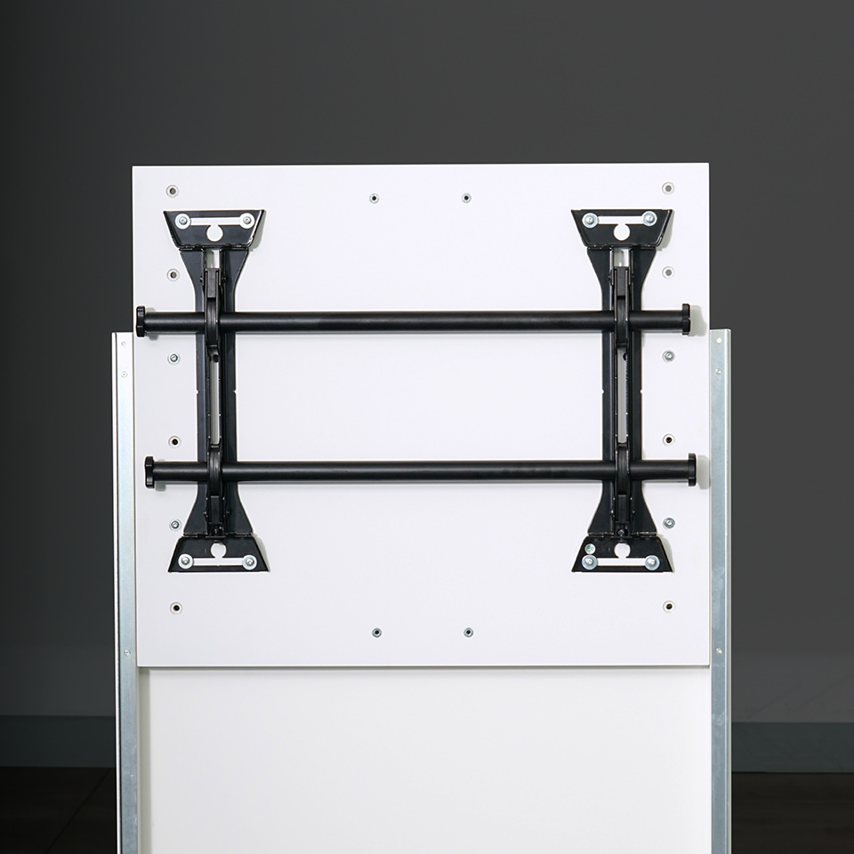 holzmedia-uc-displaystele-w6-rückansicht