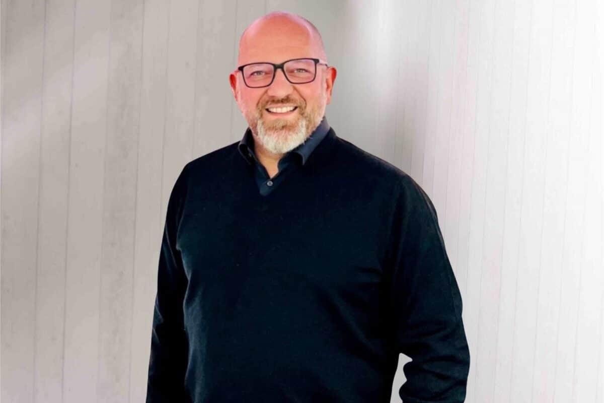 Porträt von Torsten Benkstein, Experte für Business Development und individuelle Medientechniklösungen