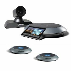 Lifesize Videokonferenzsystem mit Lifesize Icon 700 (Kamera), dem Lifesize Phone HD (Kommandozentrale) und zwei Mic Pods (Erweiterungsmikrofone)