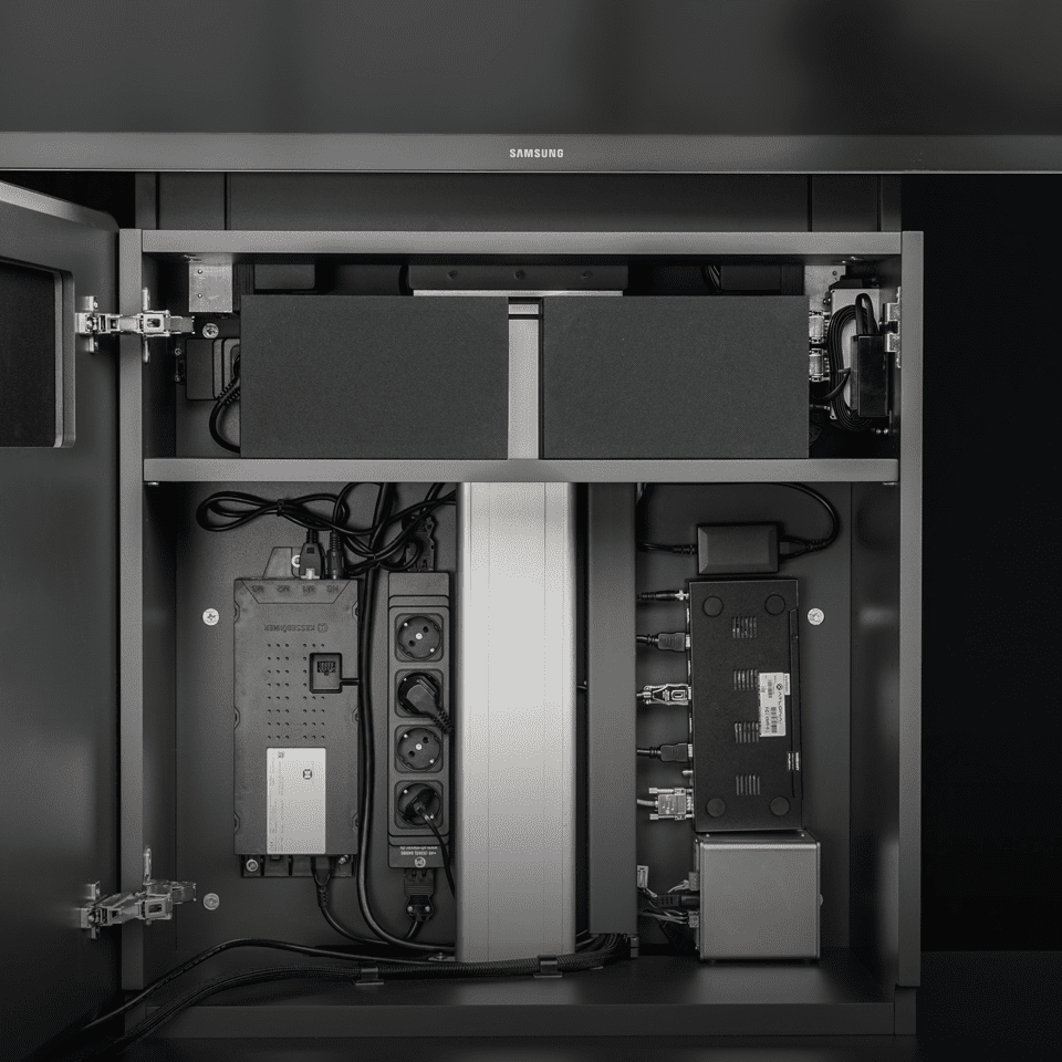 holzmedia-medienstele-w8-stauraum-für-technikintegration