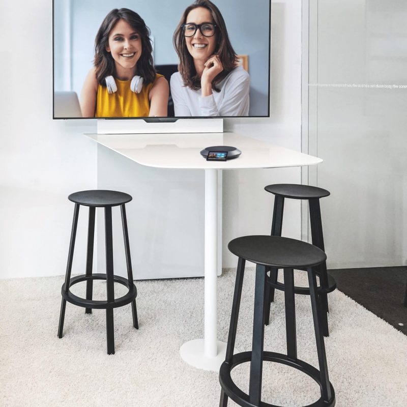 Meeting Point Meeting Point Ausstattung mit Lifesize Raumsystem, Phone HD und Display