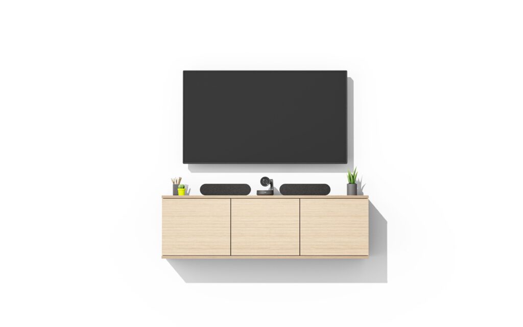 Logitech Rally Bar Plus Single Display auf dem Tisch