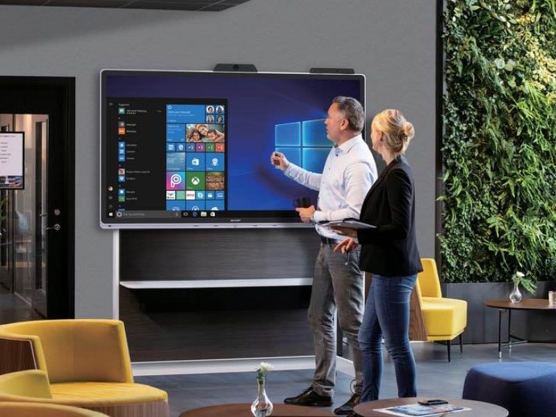 Sharp NEC PN CD 701 interaktives 4K Display für Microsoft Teams