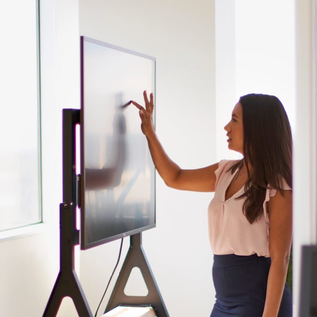 DTEN OnBoard: interaktives Whiteboard mit Touchfunktion für Zoom Whiteboard oder Microsoft Teams Videokonferenzen