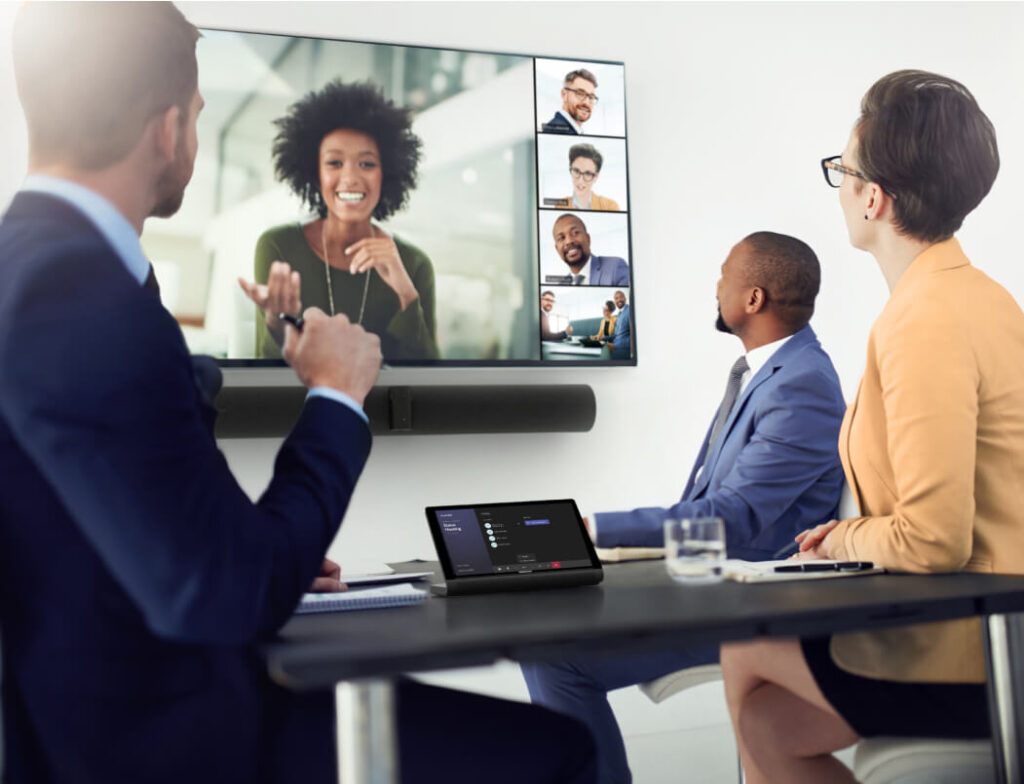 Crestron kleine Meetingräume (Huddle Rooms, bis 5 Personen) Ideal für spontane Besprechungen & schnelle Abstimmungen.