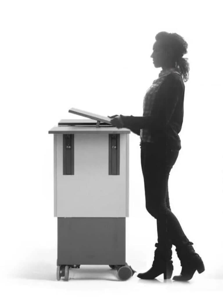 Das Vistono PULT ist der ideale mobile Arbeitsplatz, der Flexibilität und Ergonomie vereint. Perfekt für alle, die im Stehen arbeiten möchten, bietet dieses Möbelstück innovative Technik und vielseitige Anpassungsmöglichkeiten.