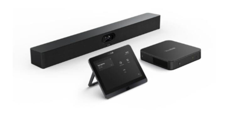 Das Bild zeigt das Yealink MVC S40 Set bestehend aus SmartVision 40 All-in-One-Videobar, Touchpanel und Mini-PC – eine kompakte Microsoft Teams Room-Lösung für kleine bis mittelgroße Konferenzräume mit integrierter Kamera, Mikrofonen und Lautsprechern.