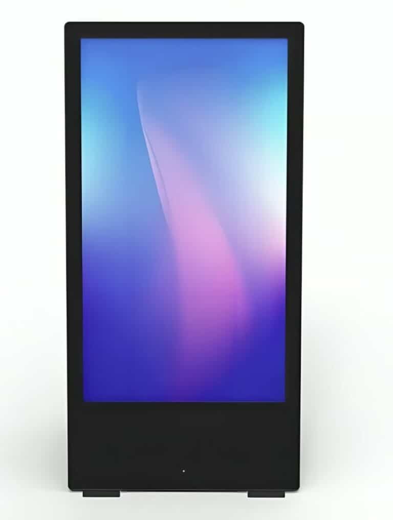 Frontansicht des SWEDX 43 Zoll Outdoor Sandwich Boards mit hellem Full HD Bildschirm für Außenwerbung