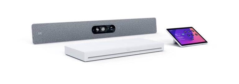 Cisco Room Kit EQ ohne Funkmodul mit Quad-Kamera, Codec EQ und Tisch-Touchpanel – für sichere, drahtlose-freie Konferenzräume in Behörden und Forschung.