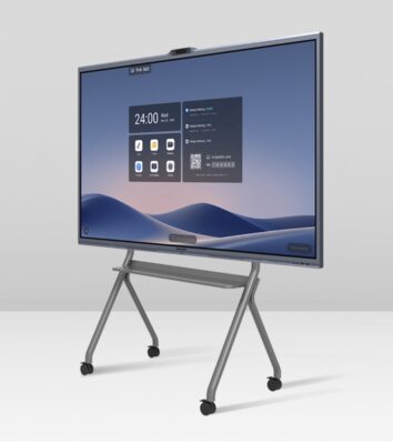 Interaktives MAXHUB XBoard V7 Display auf fahrbarem Standfuß mit großem Touchscreen und Benutzeroberfläche, geeignet für Präsentationen und Videokonferenzen in modernen Meetingräumen oder Bildungseinrichtungen.