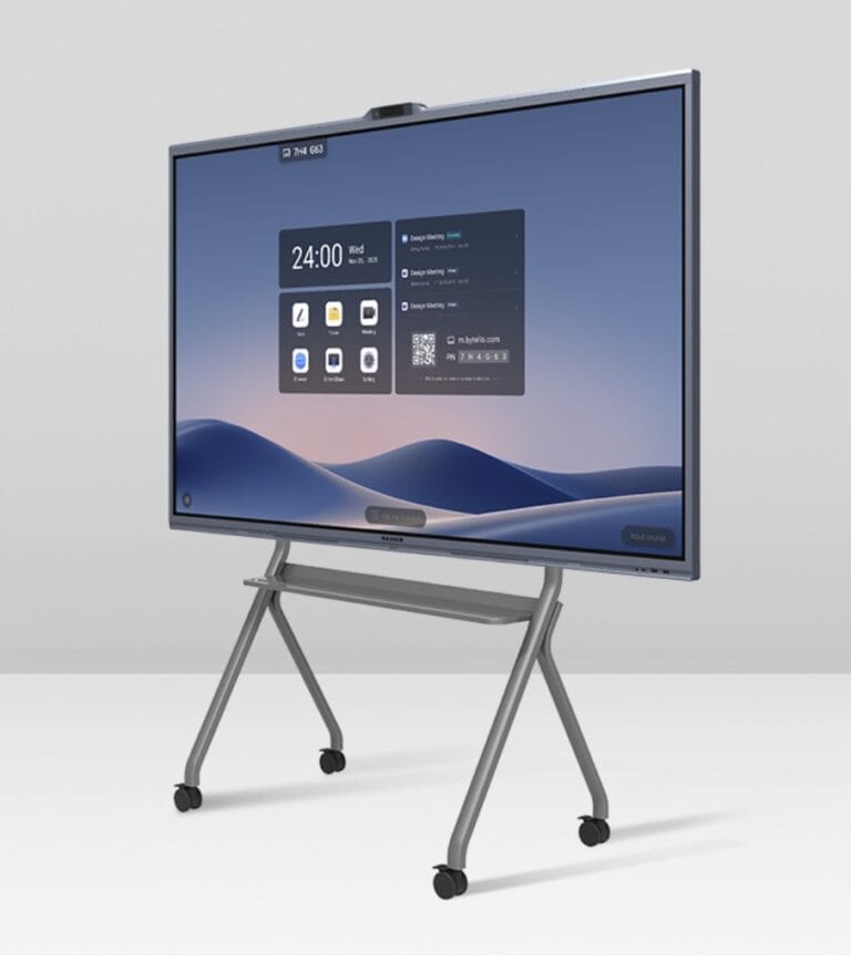 Interaktives MAXHUB XBoard V7 Display auf fahrbarem Standfuß mit großem Touchscreen und Benutzeroberfläche, geeignet für Präsentationen und Videokonferenzen in modernen Meetingräumen oder Bildungseinrichtungen.