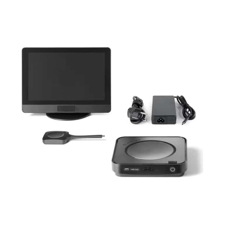 Lieferumfang des Barco ClickShare Hub Core und Control Panel Kit mit Control Panel auf Standfuß, ClickShare Button, Netzteil mit Netzkabel und Hub Core Base Unit.