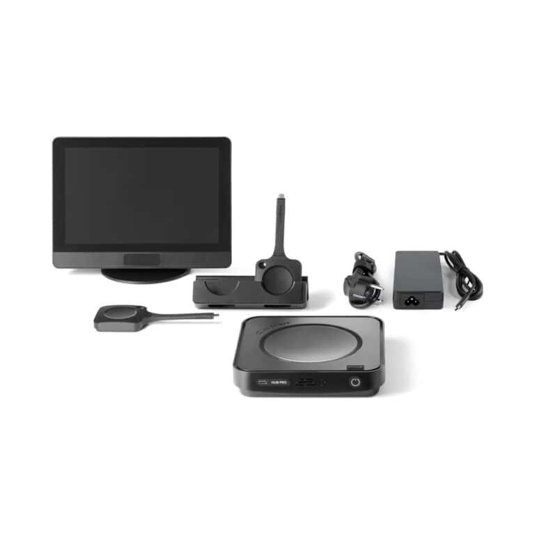 Lieferumfang des Barco ClickShare Hub Pro und Control Panel Kit mit Control Panel auf Standfuß, zwei ClickShare Buttons im Tray, Netzteil mit Netzkabel und Hub Pro Base Unit.